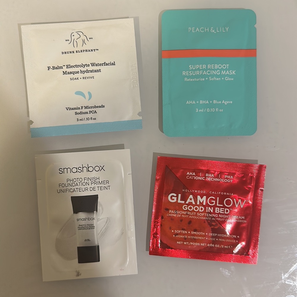 Luxury high end beauty bag of skincare/makeup samples & deluxe trial size bundle - Picture 7 of 8